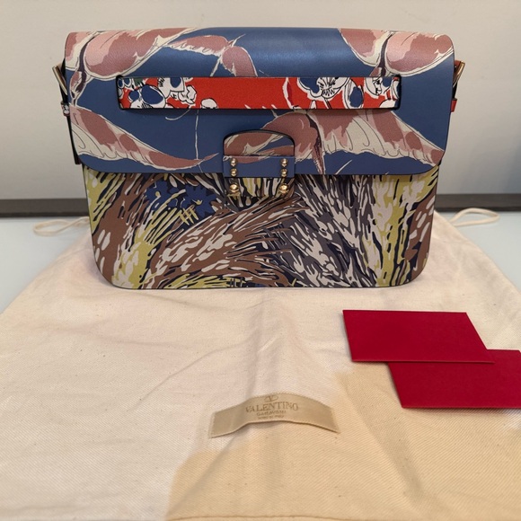 VALENTINO Garden Couture Mime floral print leather clasp flap crossbody bag. - Picture 9 of 14
